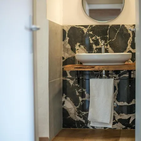 Spacious Near Orta, 8min Apartment Armeno