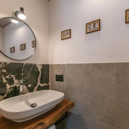 Spacious Near Orta, 8min Apartment *