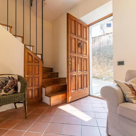 Spacious Near Orta, 8min Apartmán Armeno